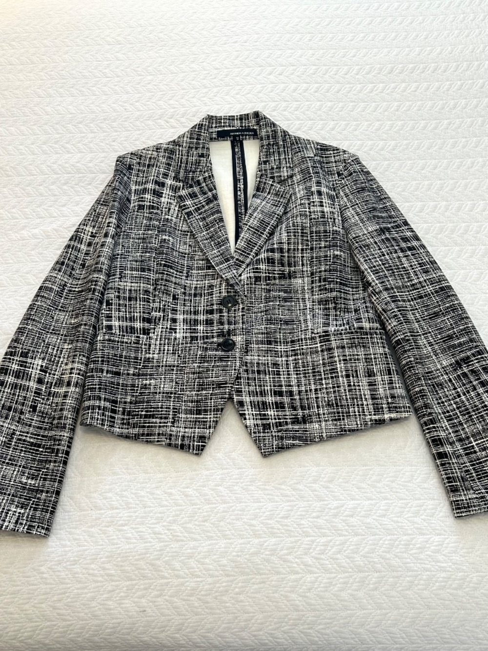 Like New Amanda+Chelsea Black and Off White Ponte Cropped Blazer Size 12 - Picture 6 of 15